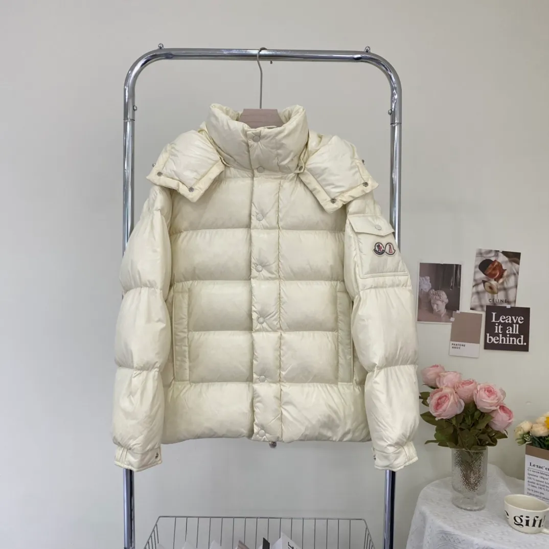 P390 Moncler/ 2026 70 、 。 DNA ， ， 。 Classic ， 、 。 Classic 70 。 Quality， 90 ，Premium Quality ， ，Black ！ Sizes M-3XL